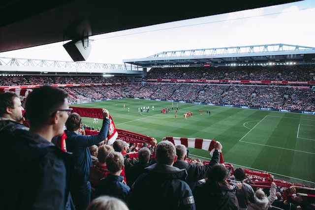 De laatste nieuwtjes over de F1, Voetbal met oa. Champions league, Darten en alle andere sporten